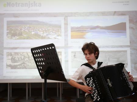 PREDSTAVITEV PORTALA E NOTRANJSKA 03 FOTO LJUBO VUKELIČ